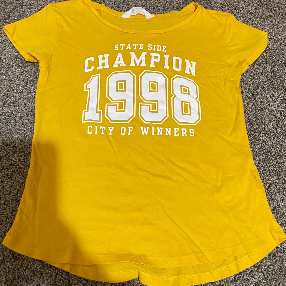 Cute Yellow tee from H&M!
